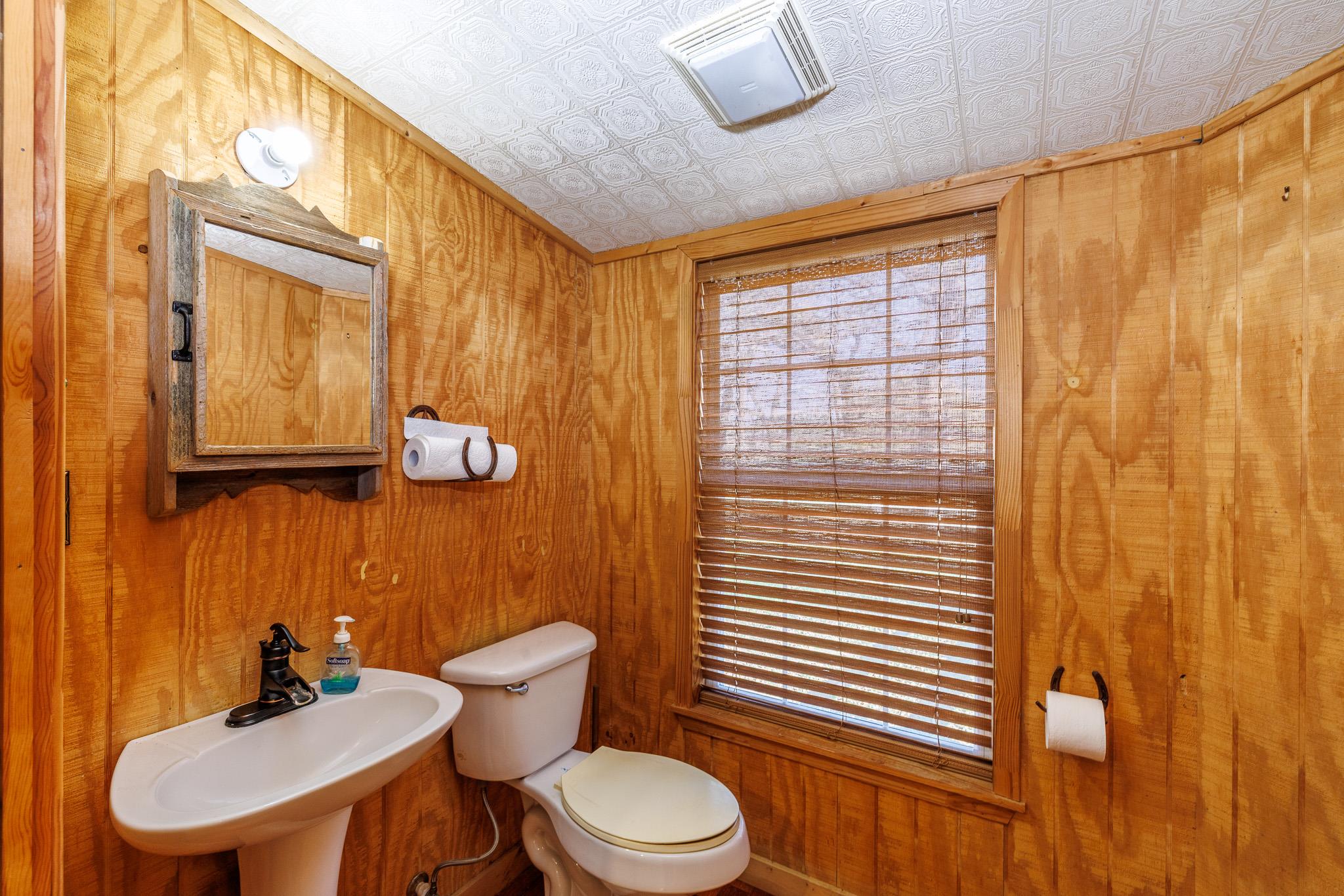 21 N Cr 235 Gonzales TX 78629