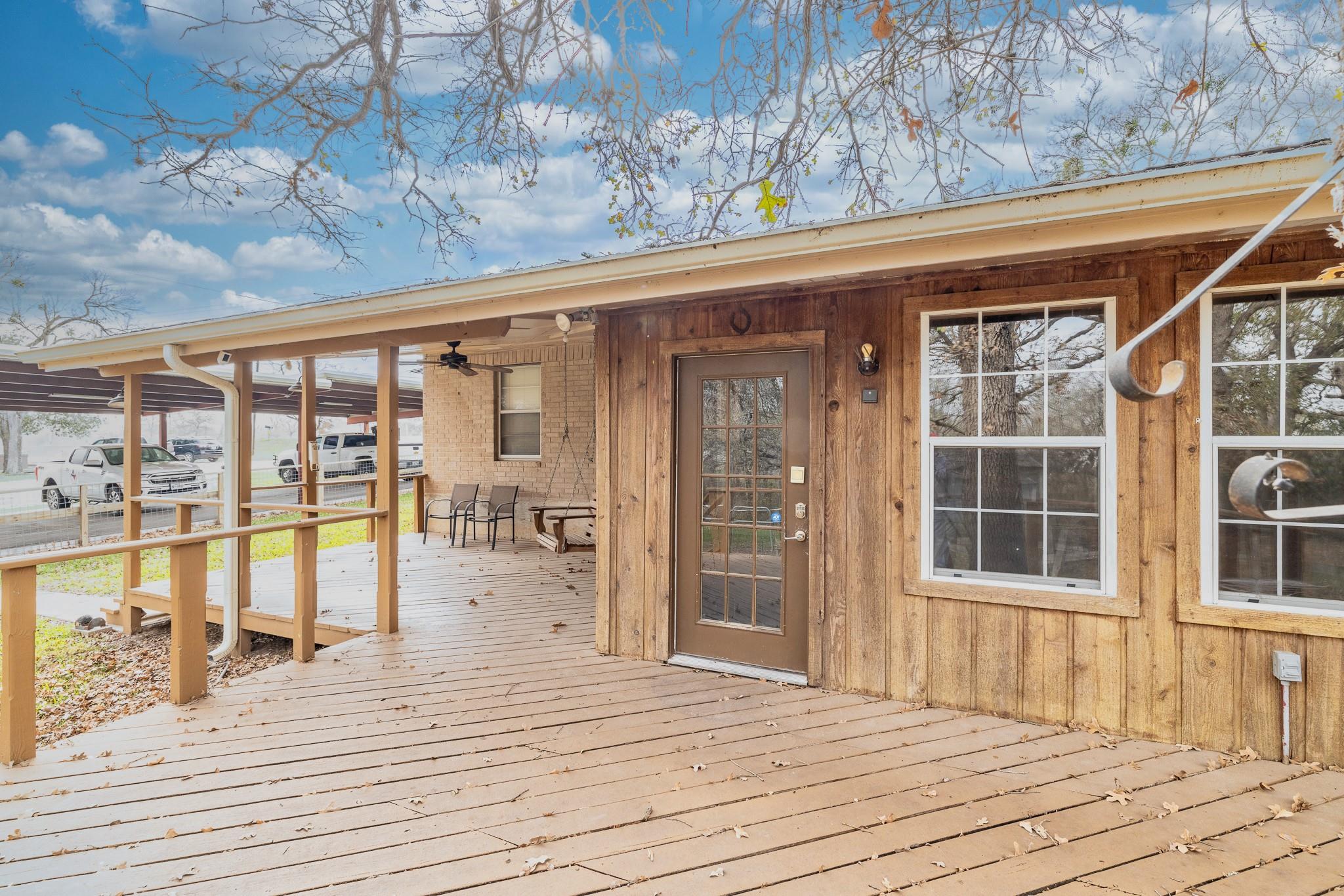 21 N Cr 235 Gonzales TX 78629