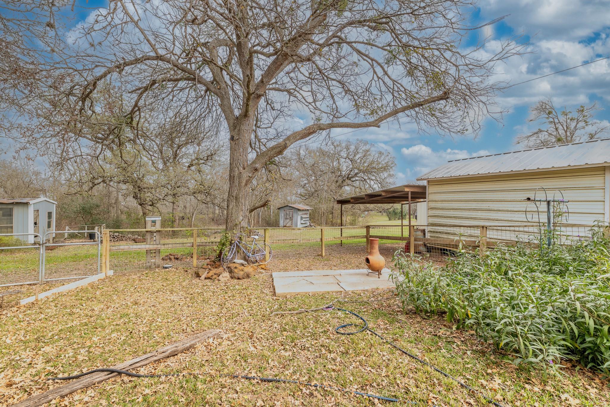 21 N Cr 235 Gonzales TX 78629