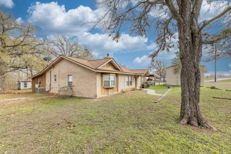 21 N Cr 235 Gonzales TX 78629