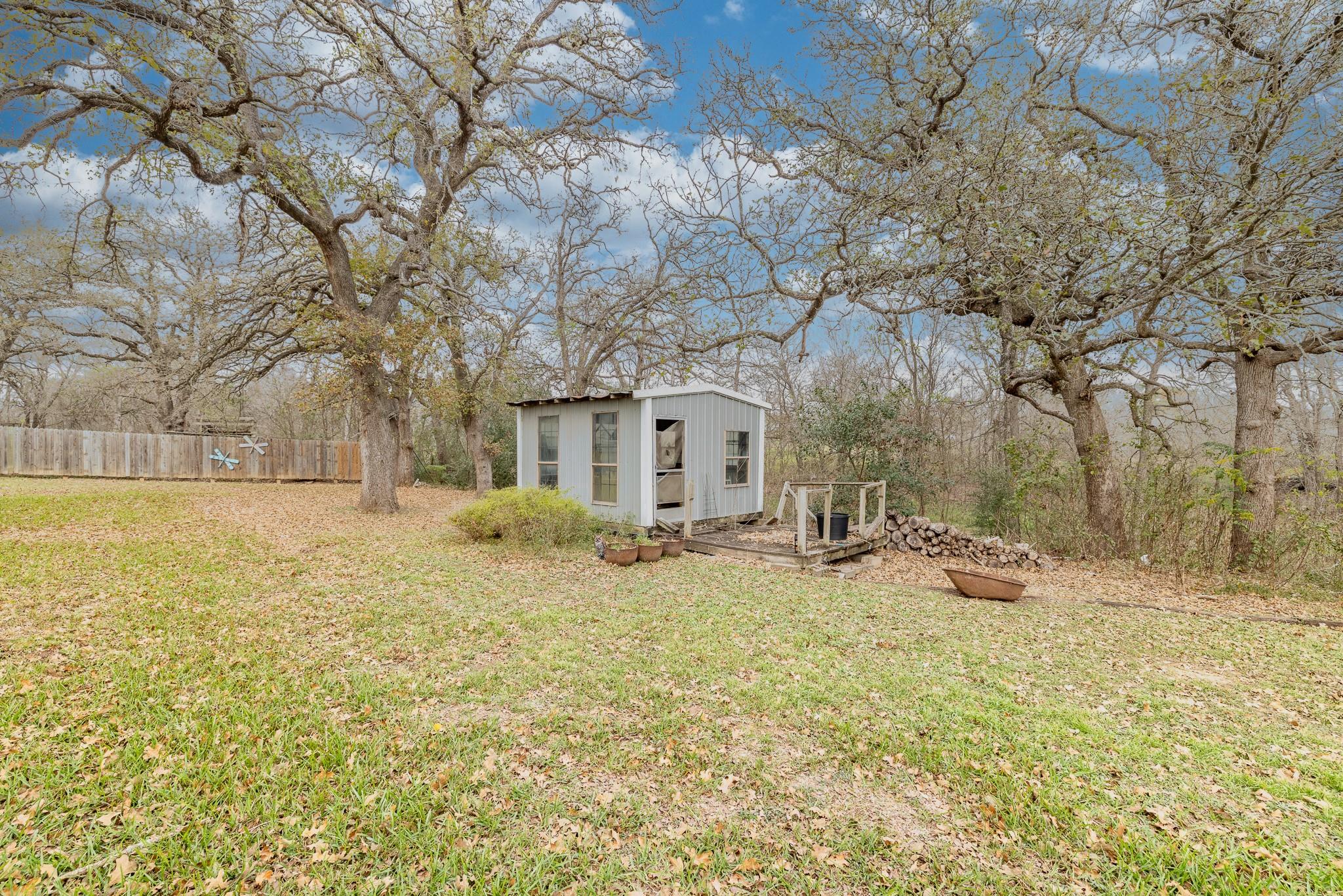 21 N Cr 235 Gonzales TX 78629