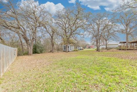 21 N Cr 235 Gonzales TX 78629