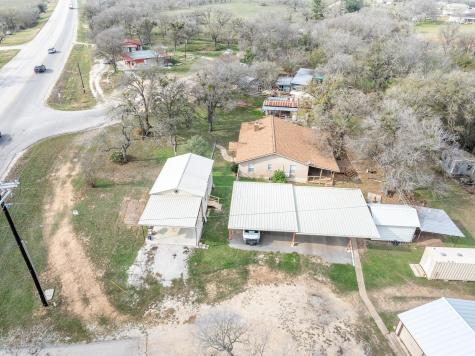 21 N Cr 235 Gonzales TX 78629
