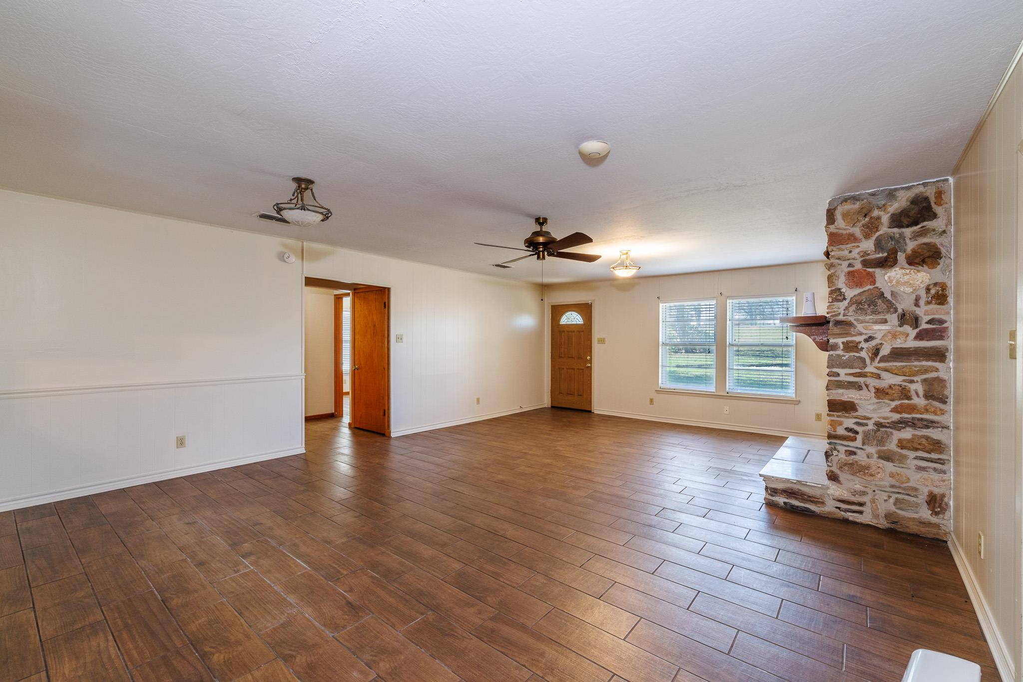 21 N Cr 235 Gonzales TX 78629