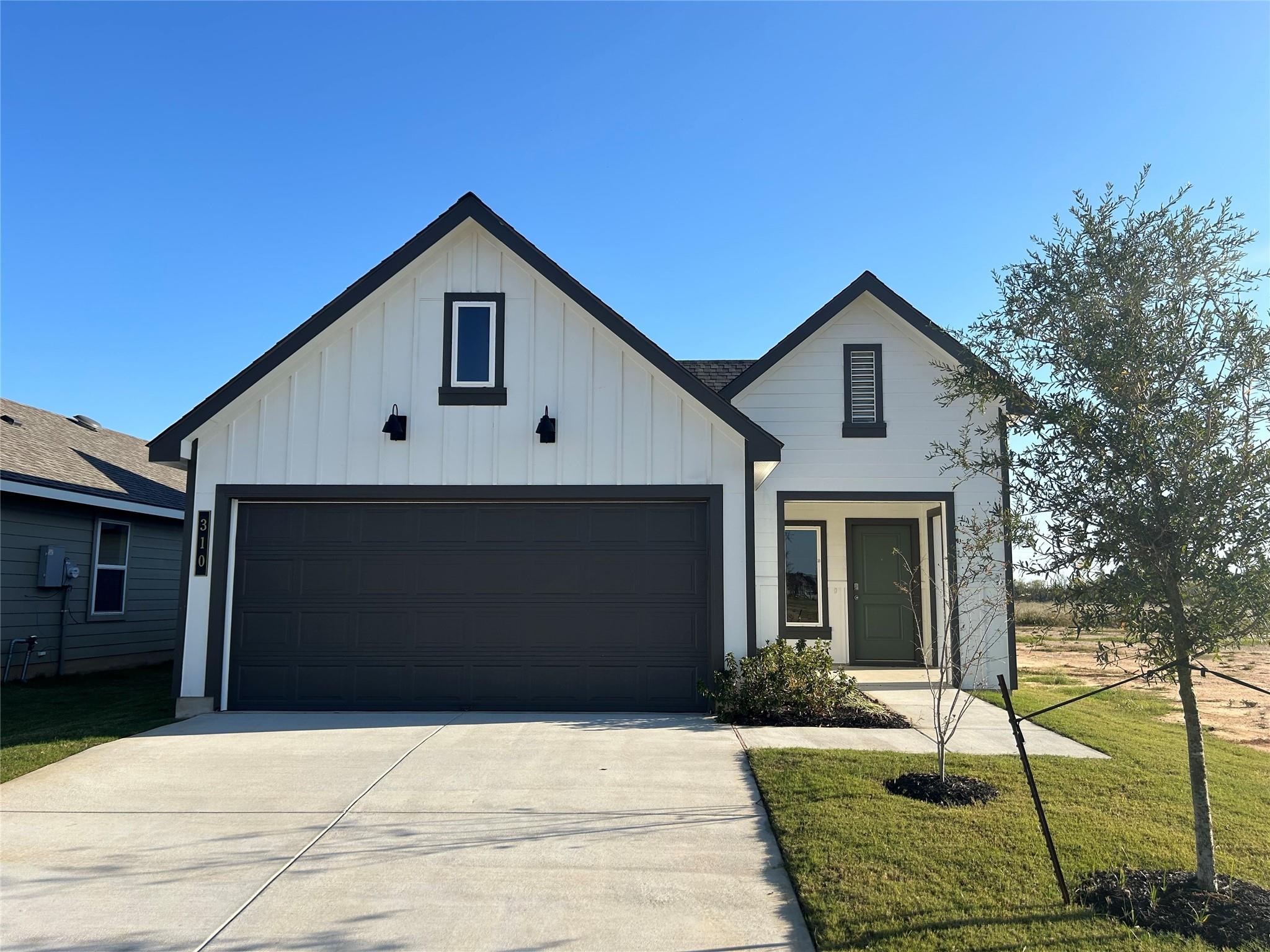 310 Randall Place Rockdale TX 76567