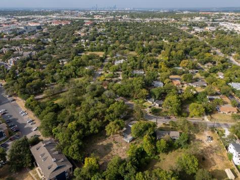 300 Pecan Drive Austin TX 78753