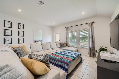 717 Taggart Trail Jarrell TX 76537