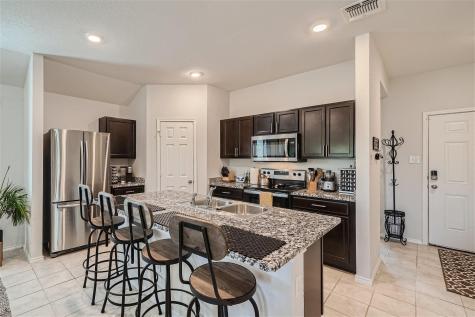 717 Taggart Trail Jarrell TX 76537