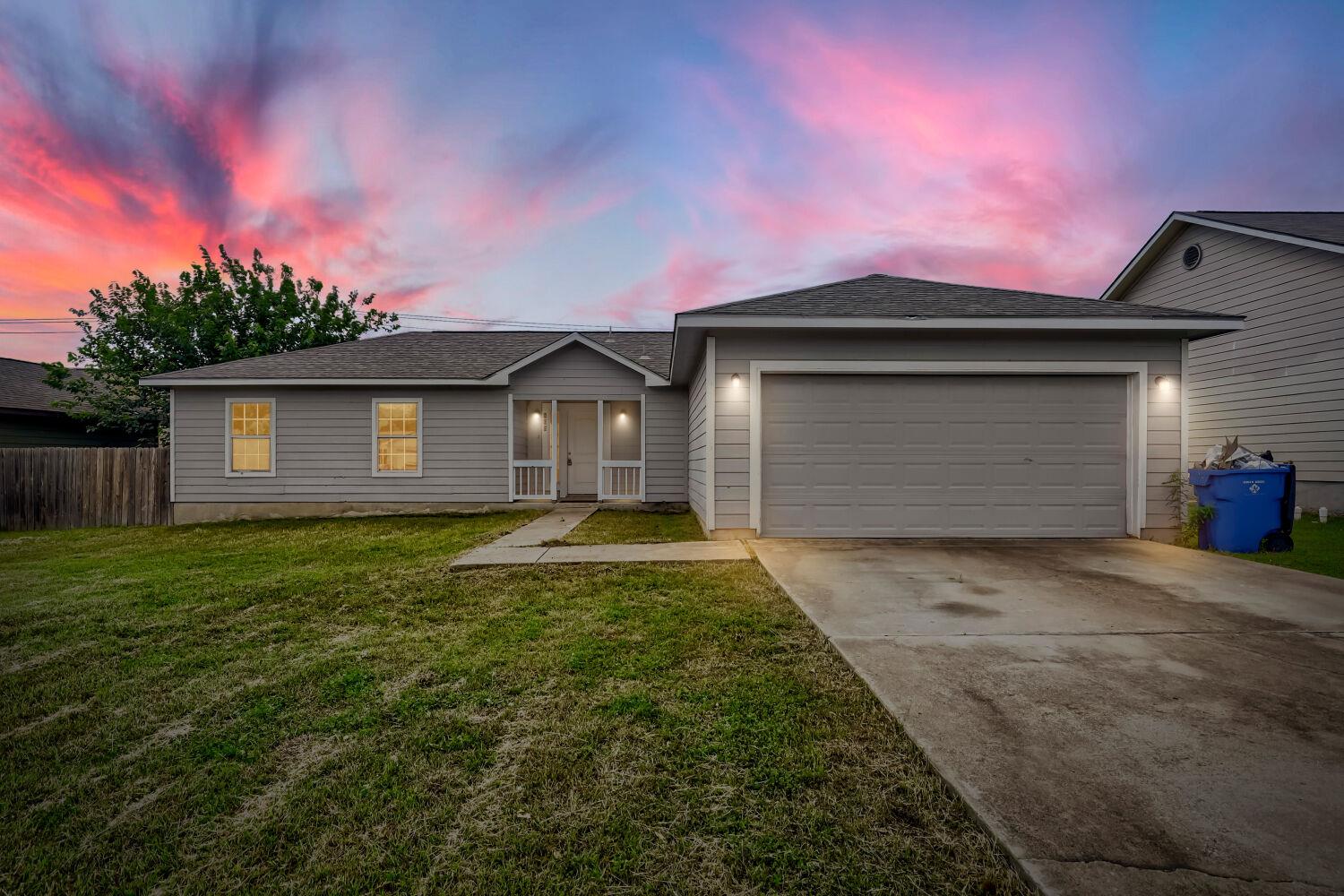 805 Debra Drive Taylor TX 76574