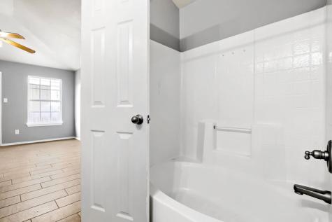 805 Debra Drive Taylor TX 76574