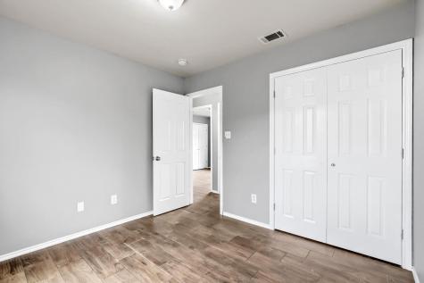 805 Debra Drive Taylor TX 76574