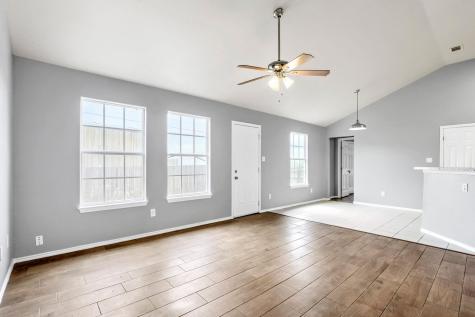 805 Debra Drive Taylor TX 76574