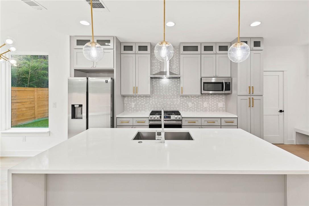 3321 Hemlock Avenue Austin TX 78722