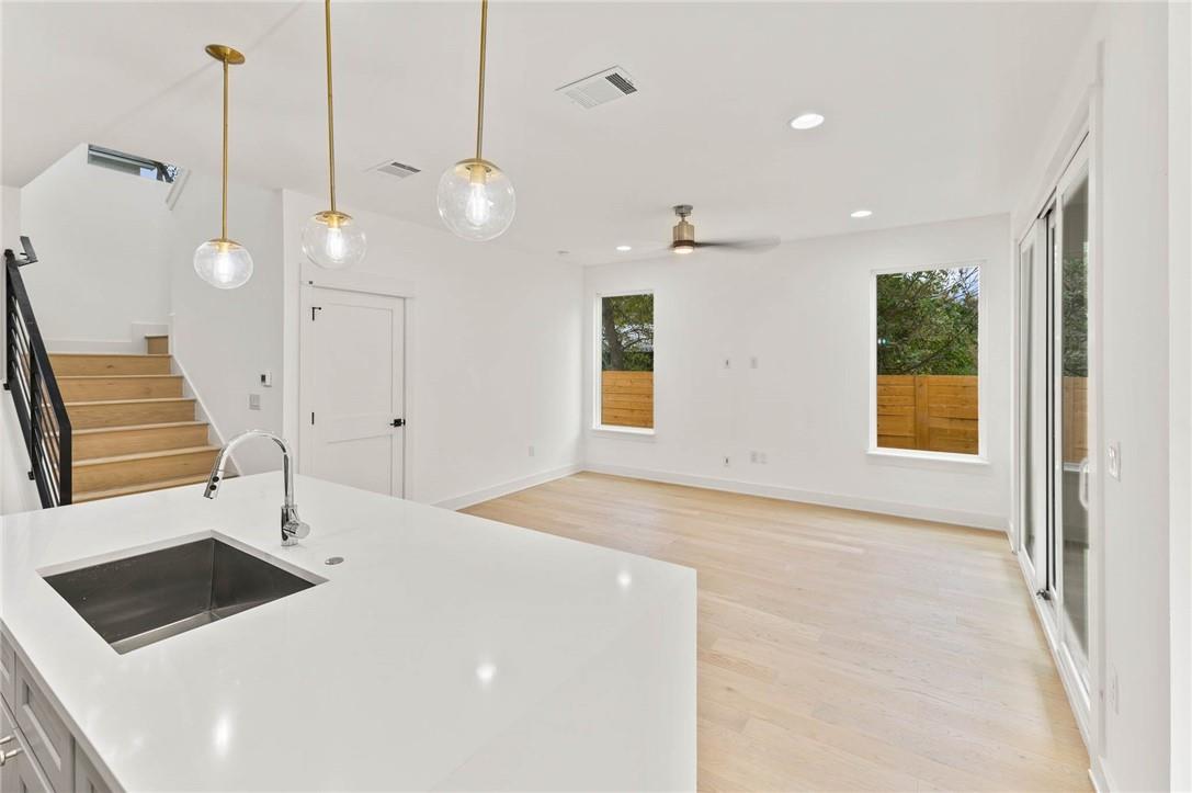 3321 Hemlock Avenue Austin TX 78722