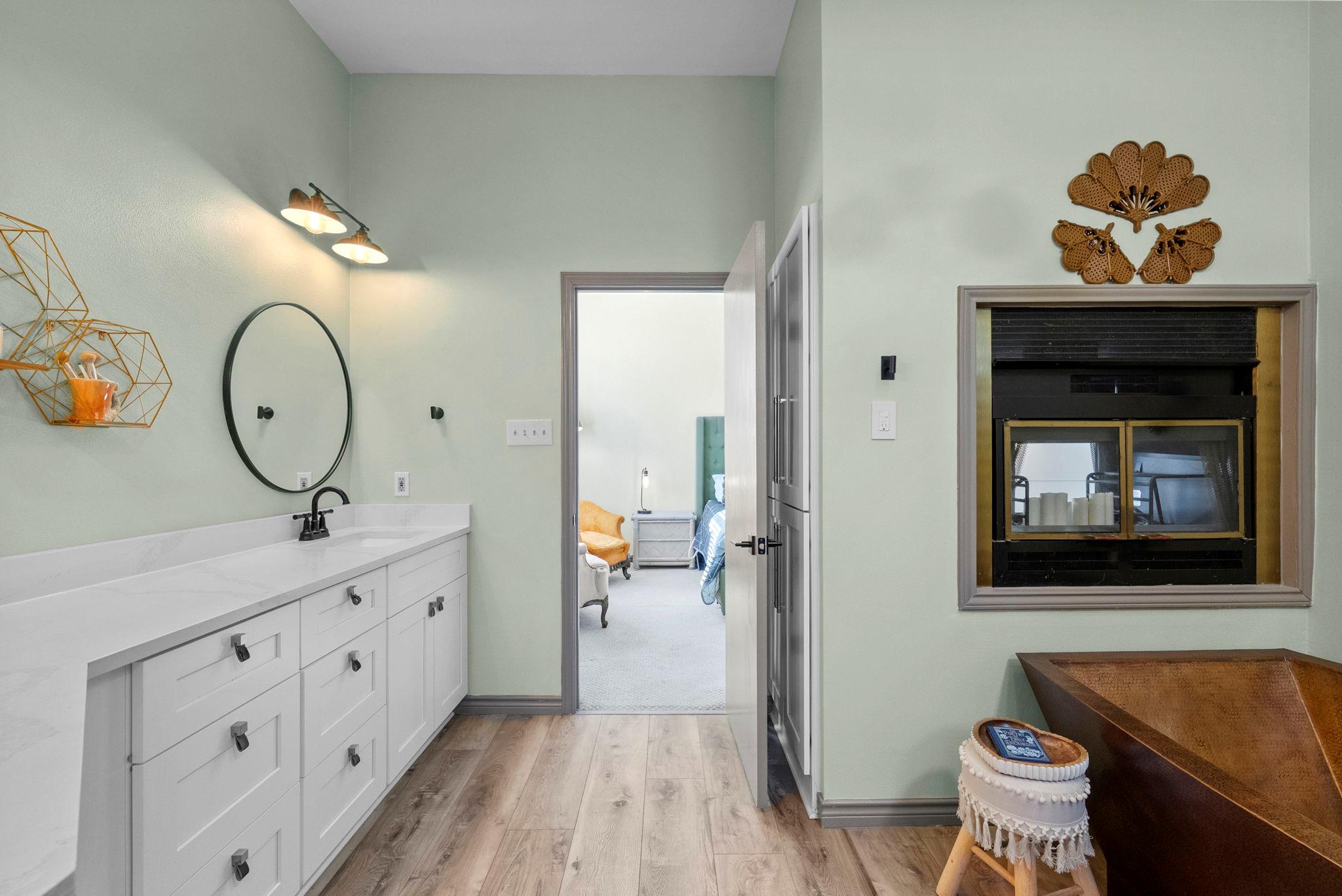 8102 Flashpan Cove Austin TX 78729