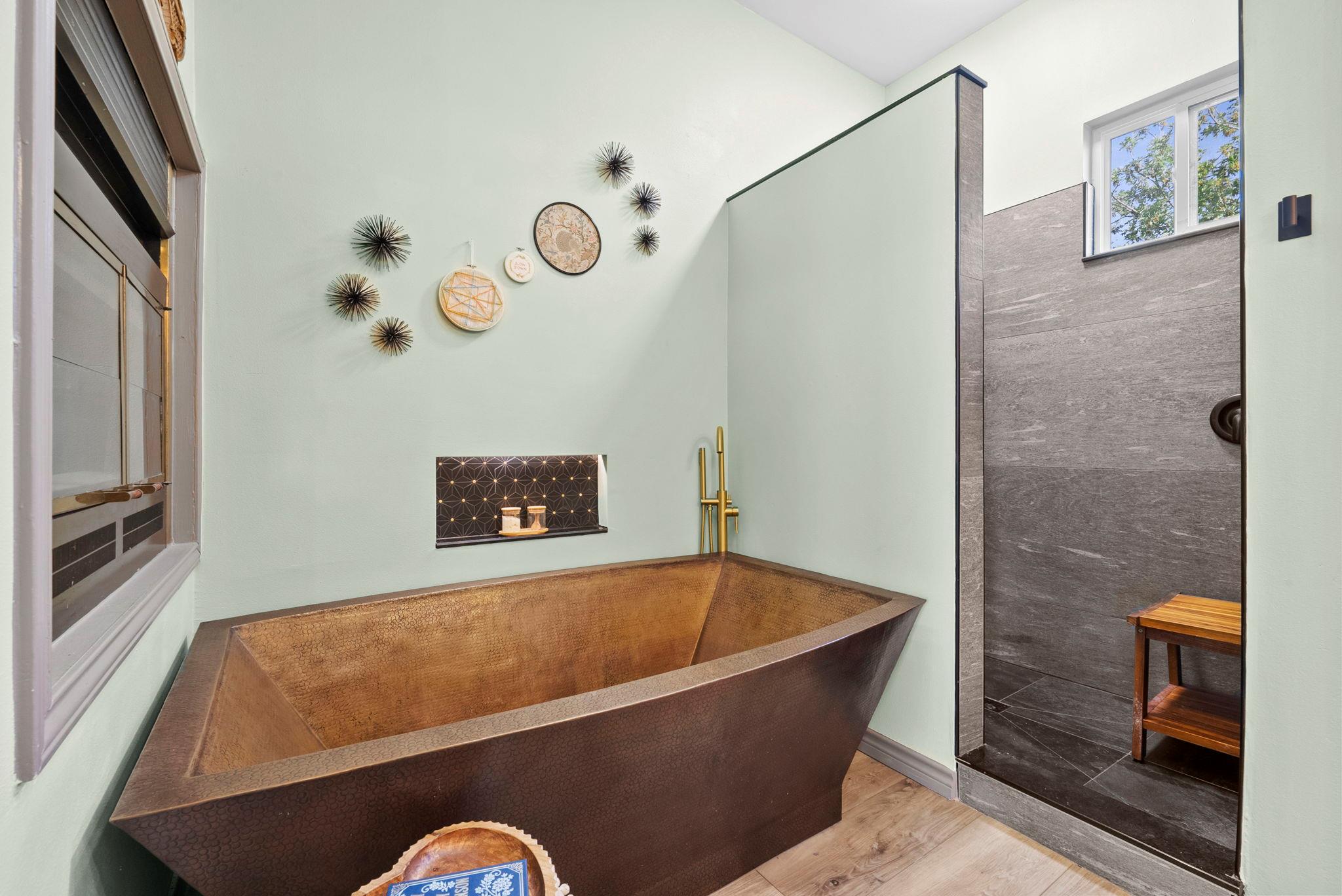 8102 Flashpan Cove Austin TX 78729