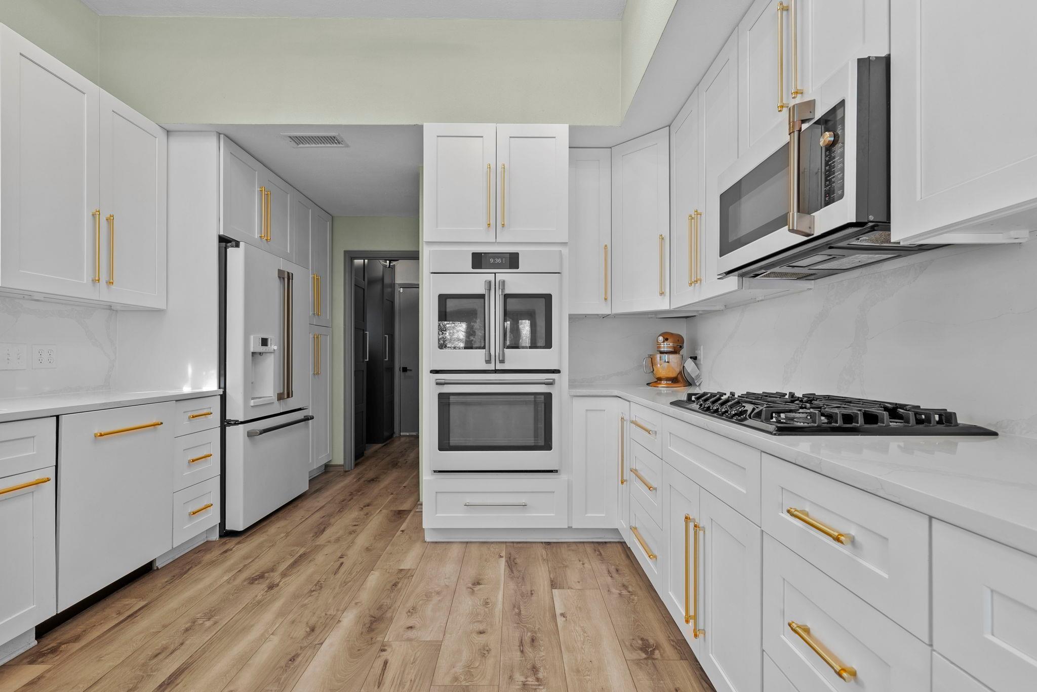 8102 Flashpan Cove Austin TX 78729