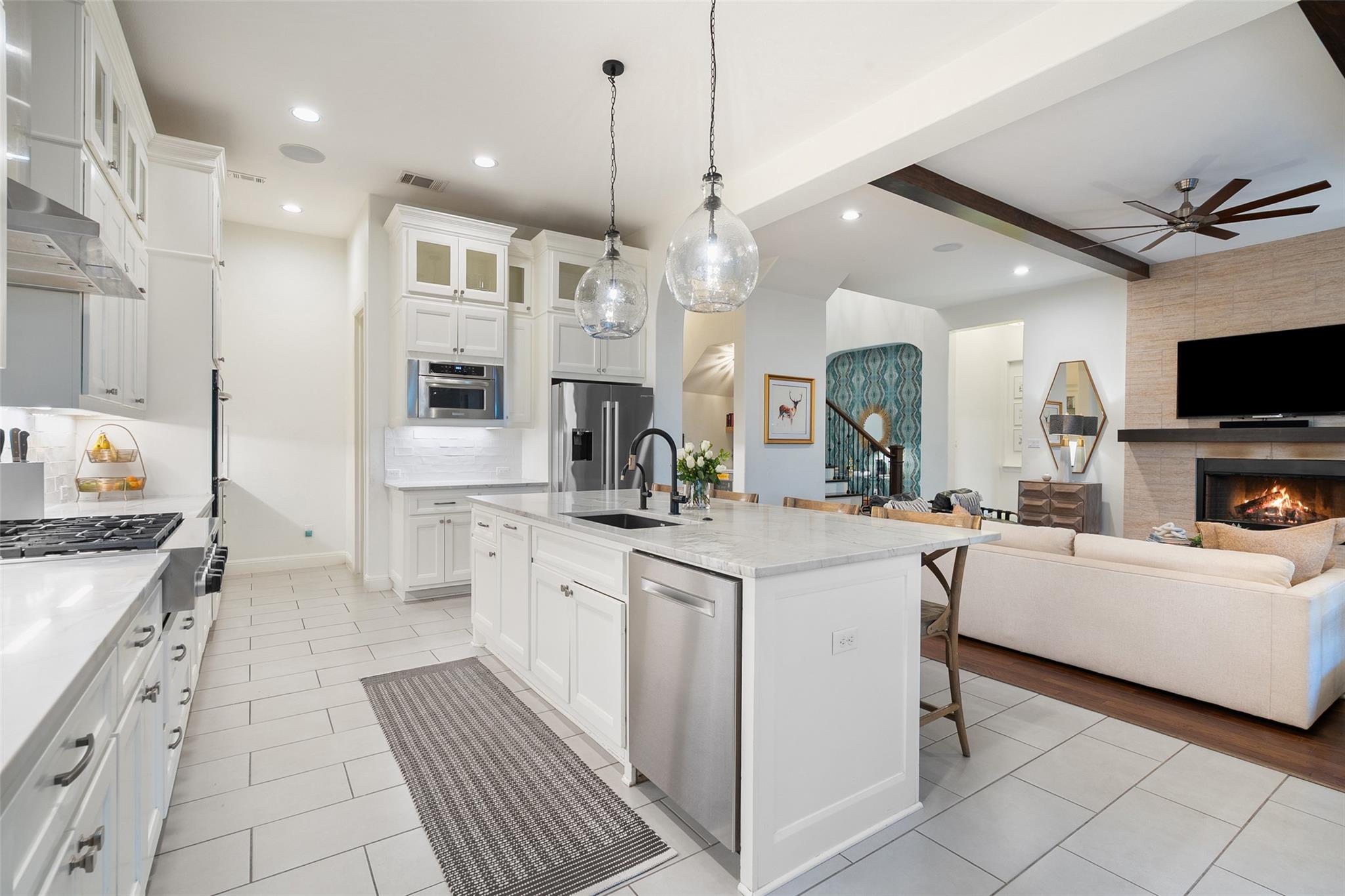 4113 Sugarloaf Drive Austin TX 78738