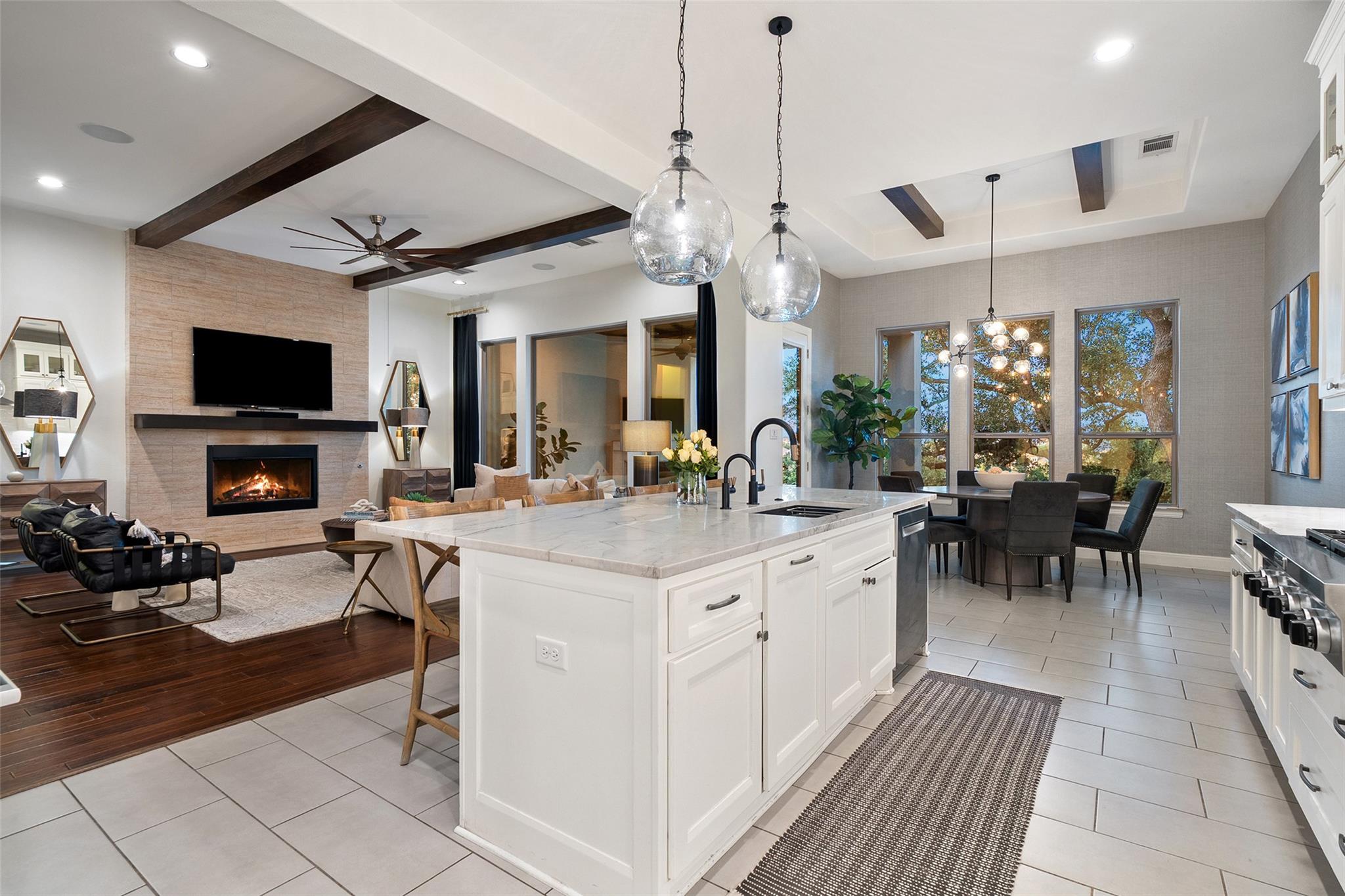 4113 Sugarloaf Drive Austin TX 78738