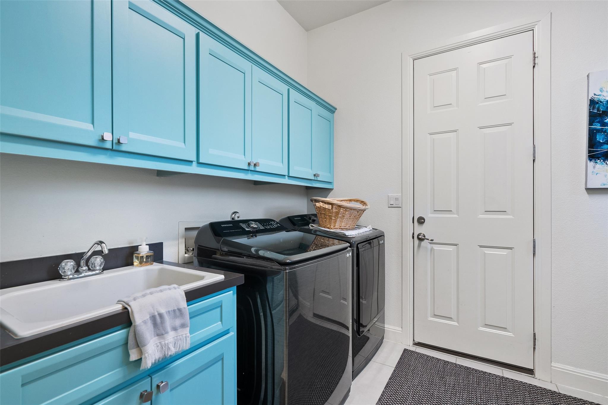 4113 Sugarloaf Drive Austin TX 78738