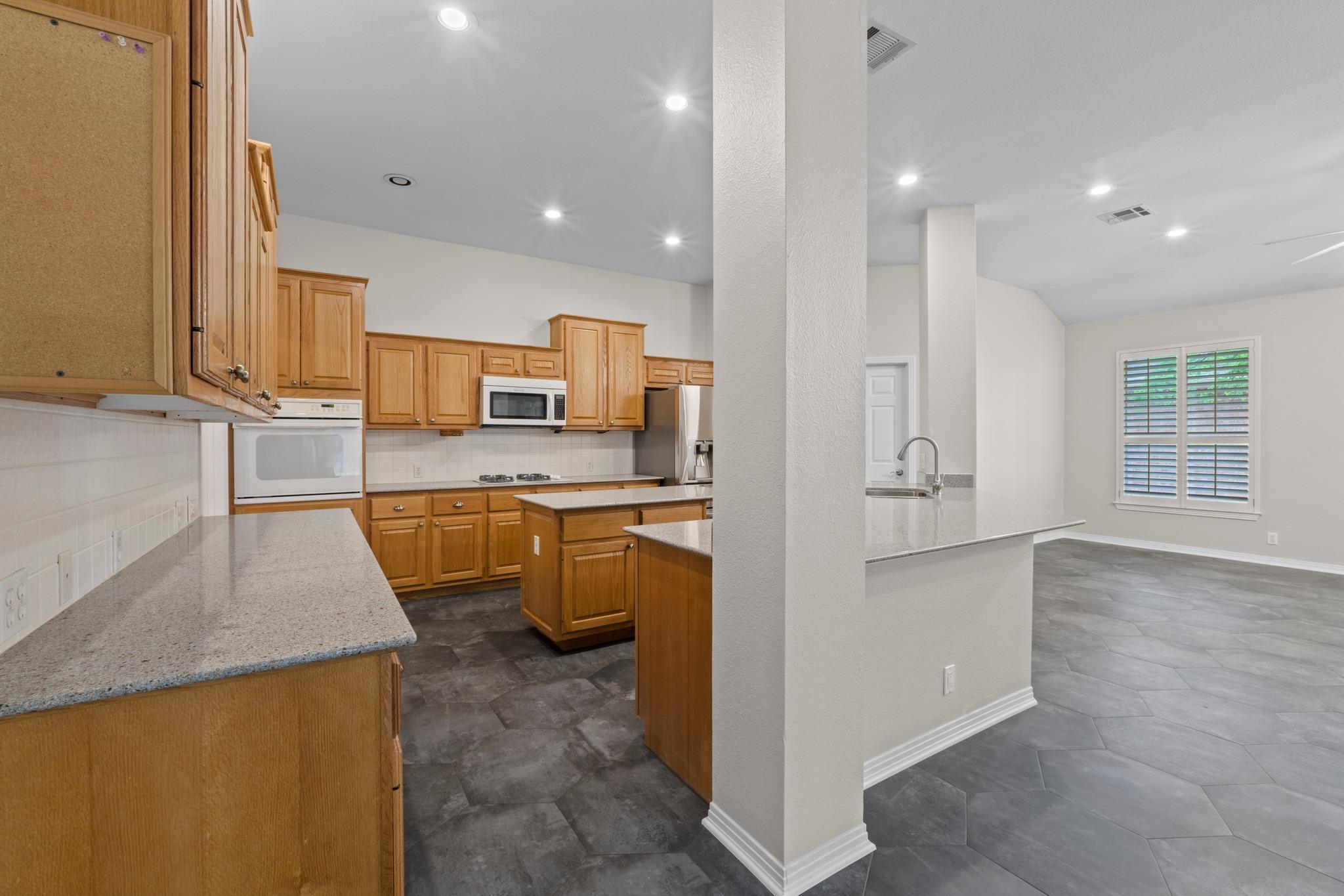 10004 Liriope Cove Austin TX 78750