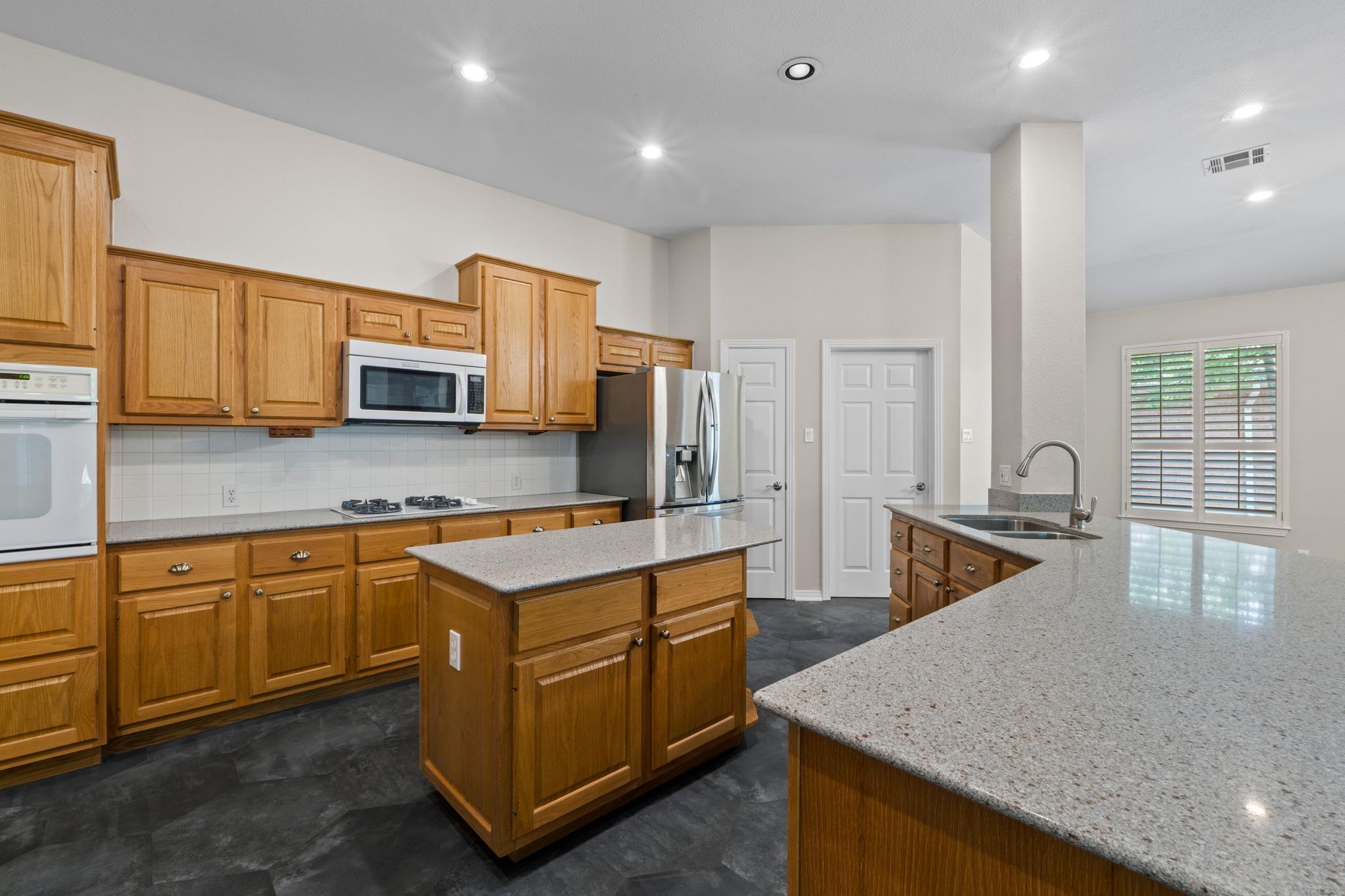 10004 Liriope Cove Austin TX 78750
