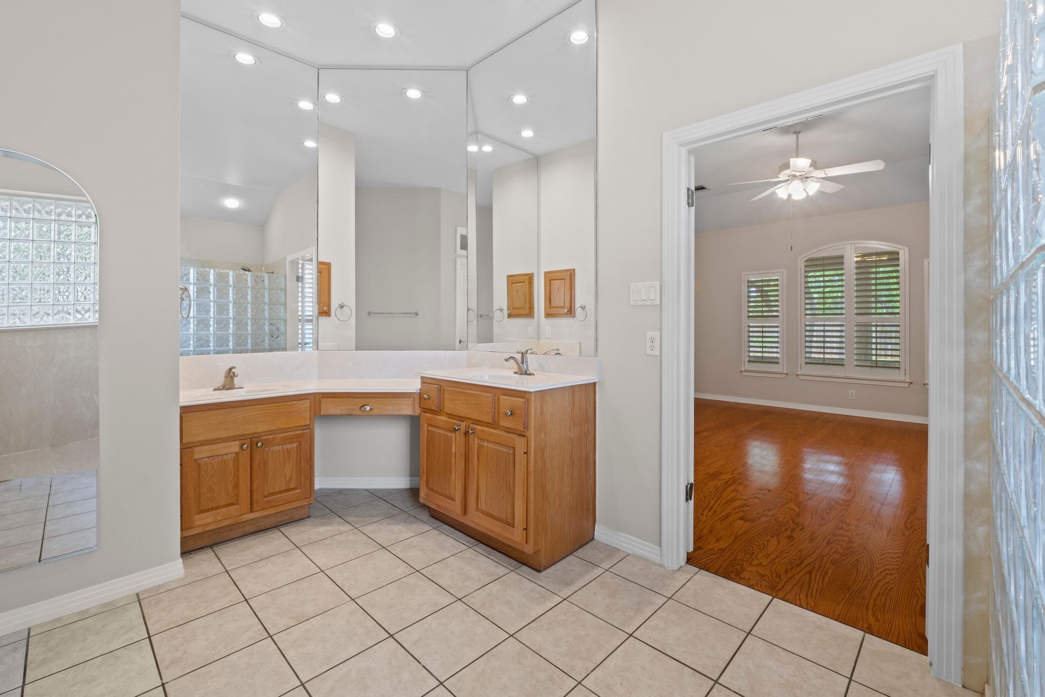 10004 Liriope Cove Austin TX 78750