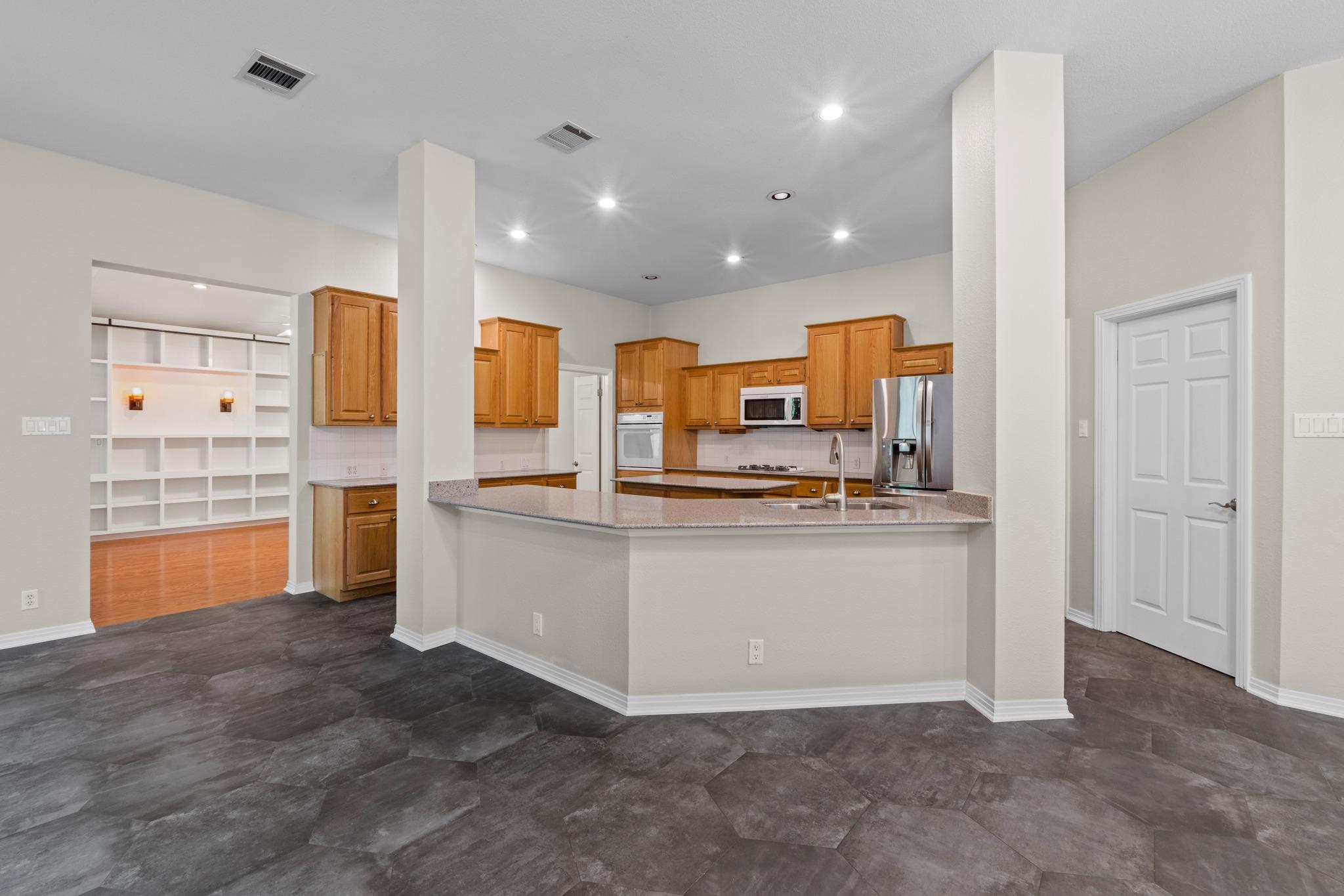 10004 Liriope Cove Austin TX 78750