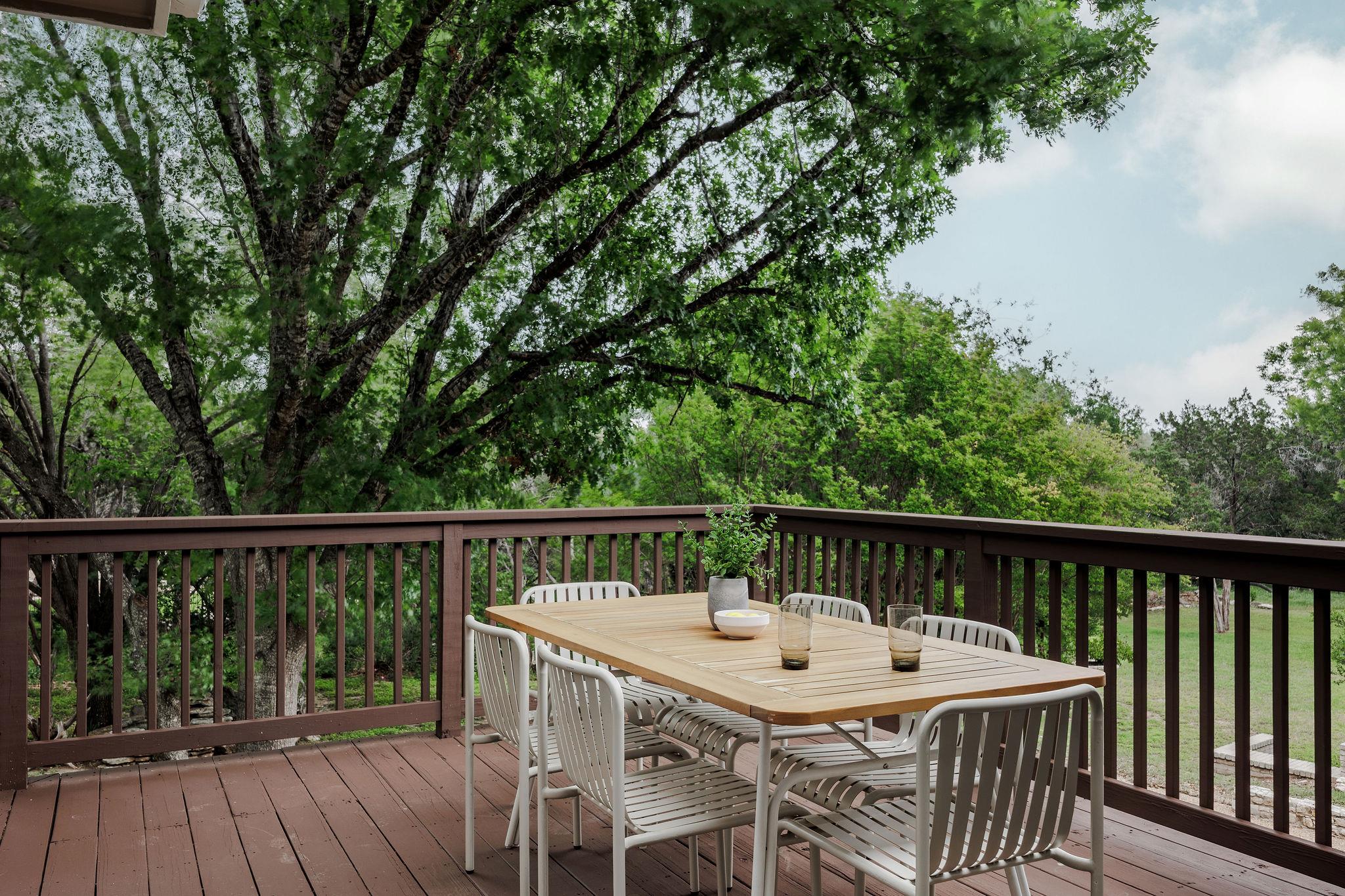 39 Stillmeadow Drive The Hills TX 78738