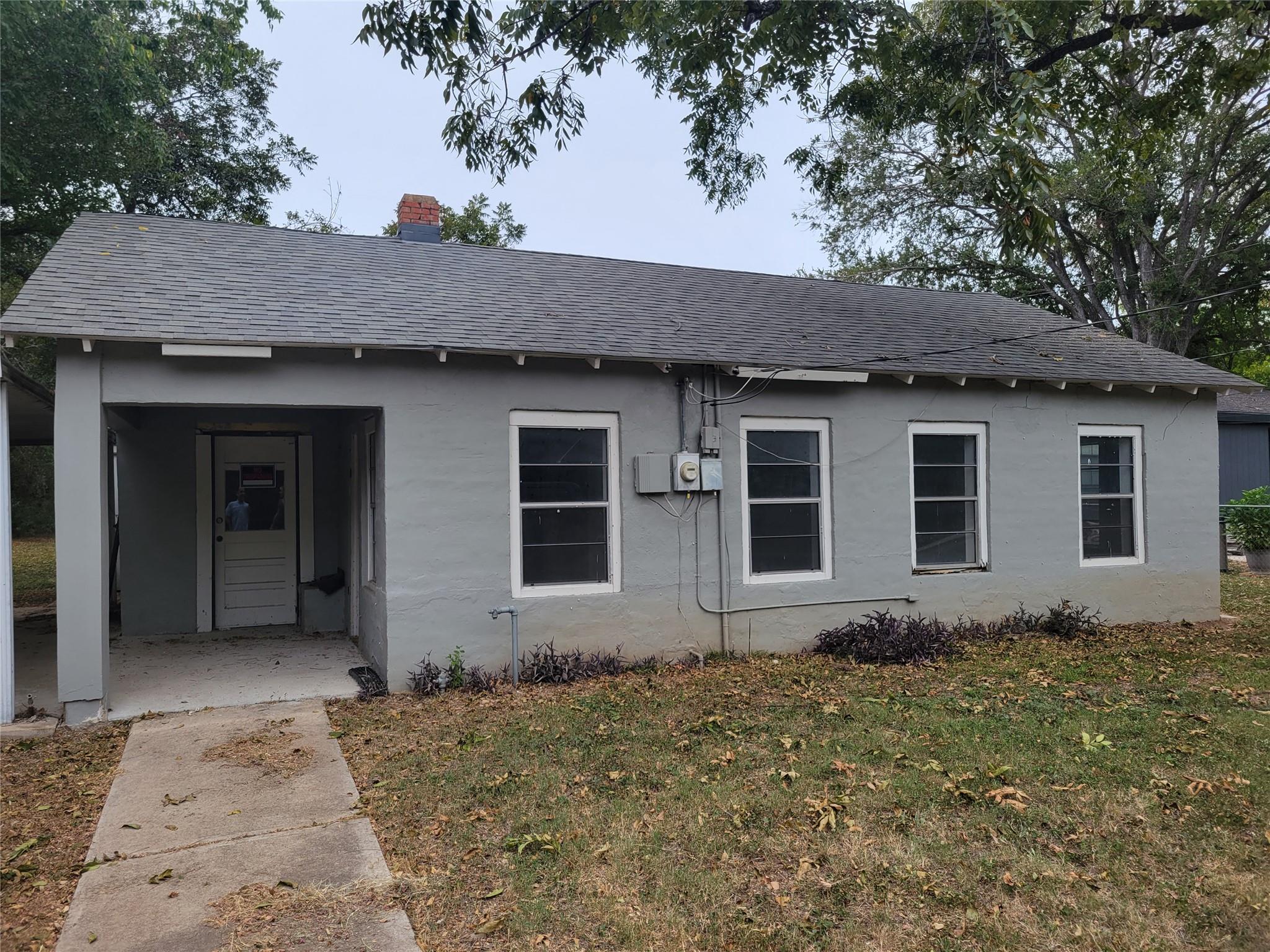 222 N Vaughan Avenue Seguin TX 78155
