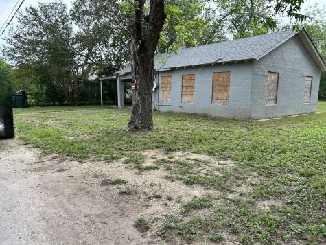 222 N Vaughan Avenue Seguin TX 78155