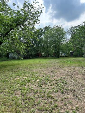 222 N Vaughan Avenue Seguin TX 78155