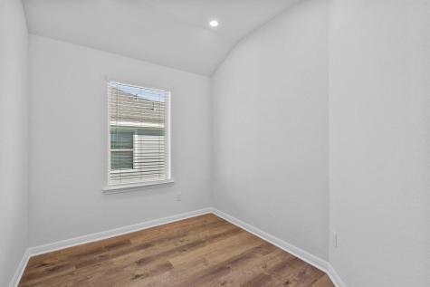 125 Hatari Trail Jarrell TX 76537
