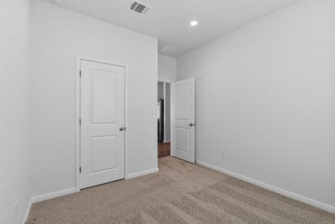 125 Hatari Trail Jarrell TX 76537