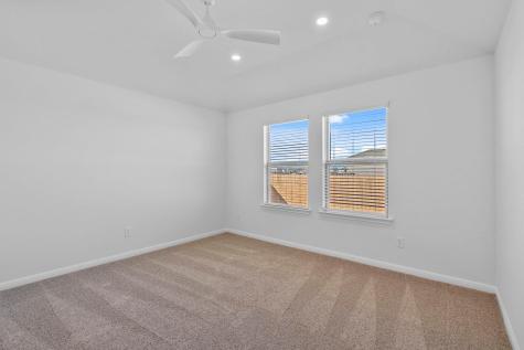 125 Hatari Trail Jarrell TX 76537