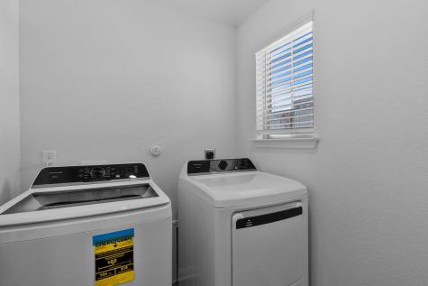 125 Hatari Trail Jarrell TX 76537