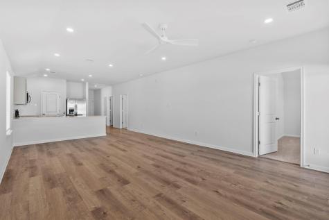 125 Hatari Trail Jarrell TX 76537