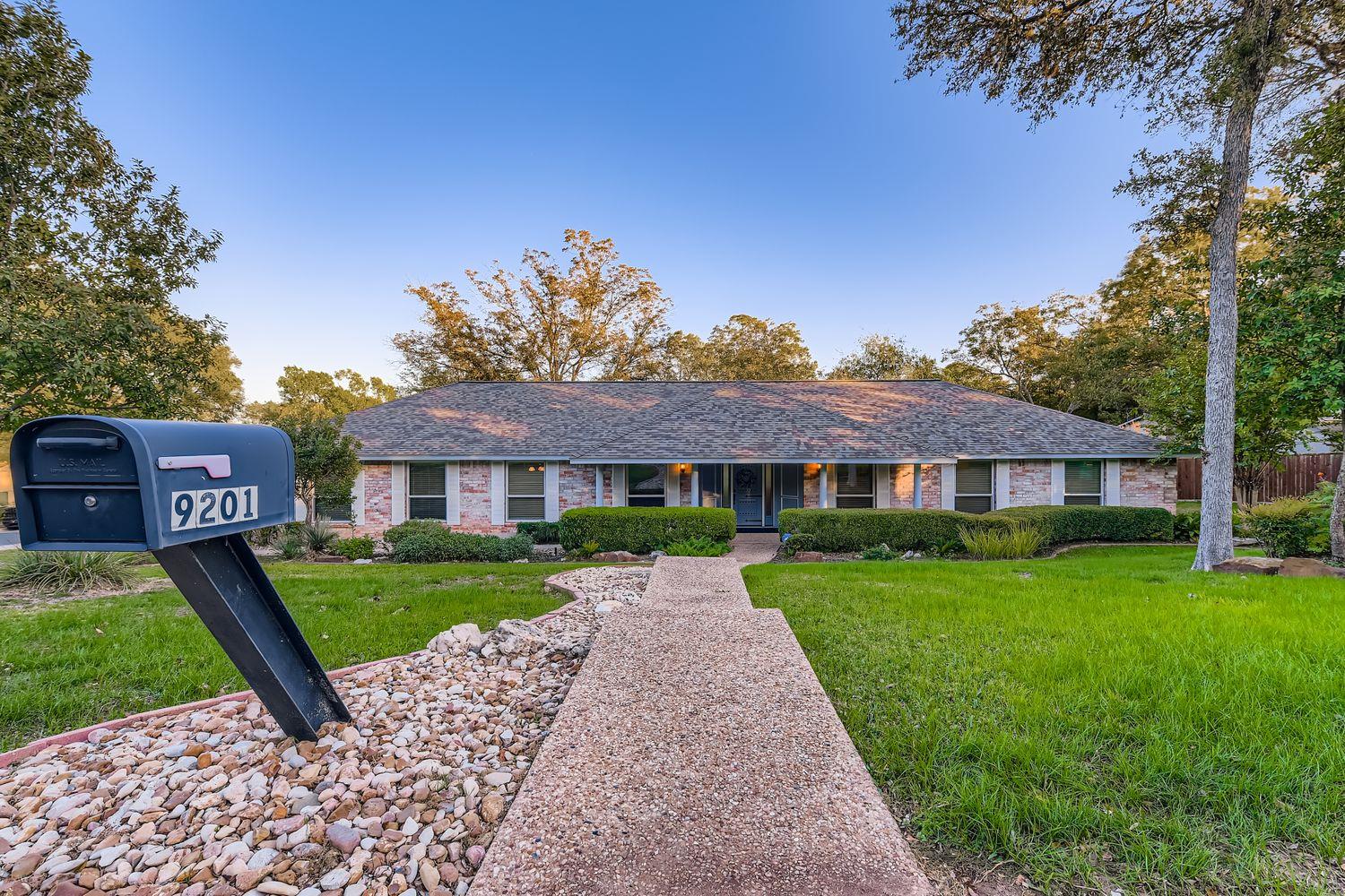 9201 Heatherwood Drive Austin TX 78748
