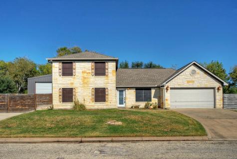 1265 E Independence Street Giddings TX 78942