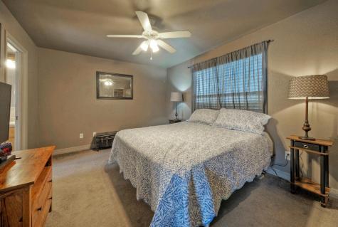 1265 E Independence Street Giddings TX 78942