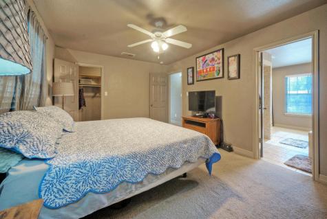1265 E Independence Street Giddings TX 78942