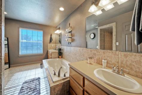 1265 E Independence Street Giddings TX 78942