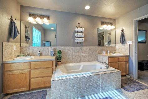 1265 E Independence Street Giddings TX 78942
