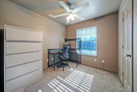 1265 E Independence Street Giddings TX 78942