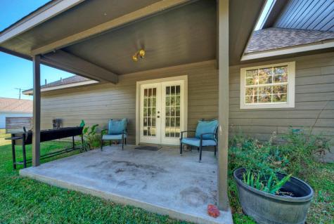 1265 E Independence Street Giddings TX 78942