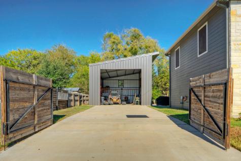 1265 E Independence Street Giddings TX 78942