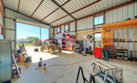 1265 E Independence Street Giddings TX 78942