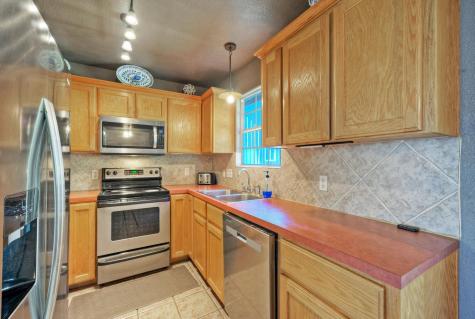 1265 E Independence Street Giddings TX 78942