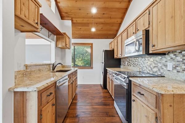 406 Coventry Road Spicewood TX 78669