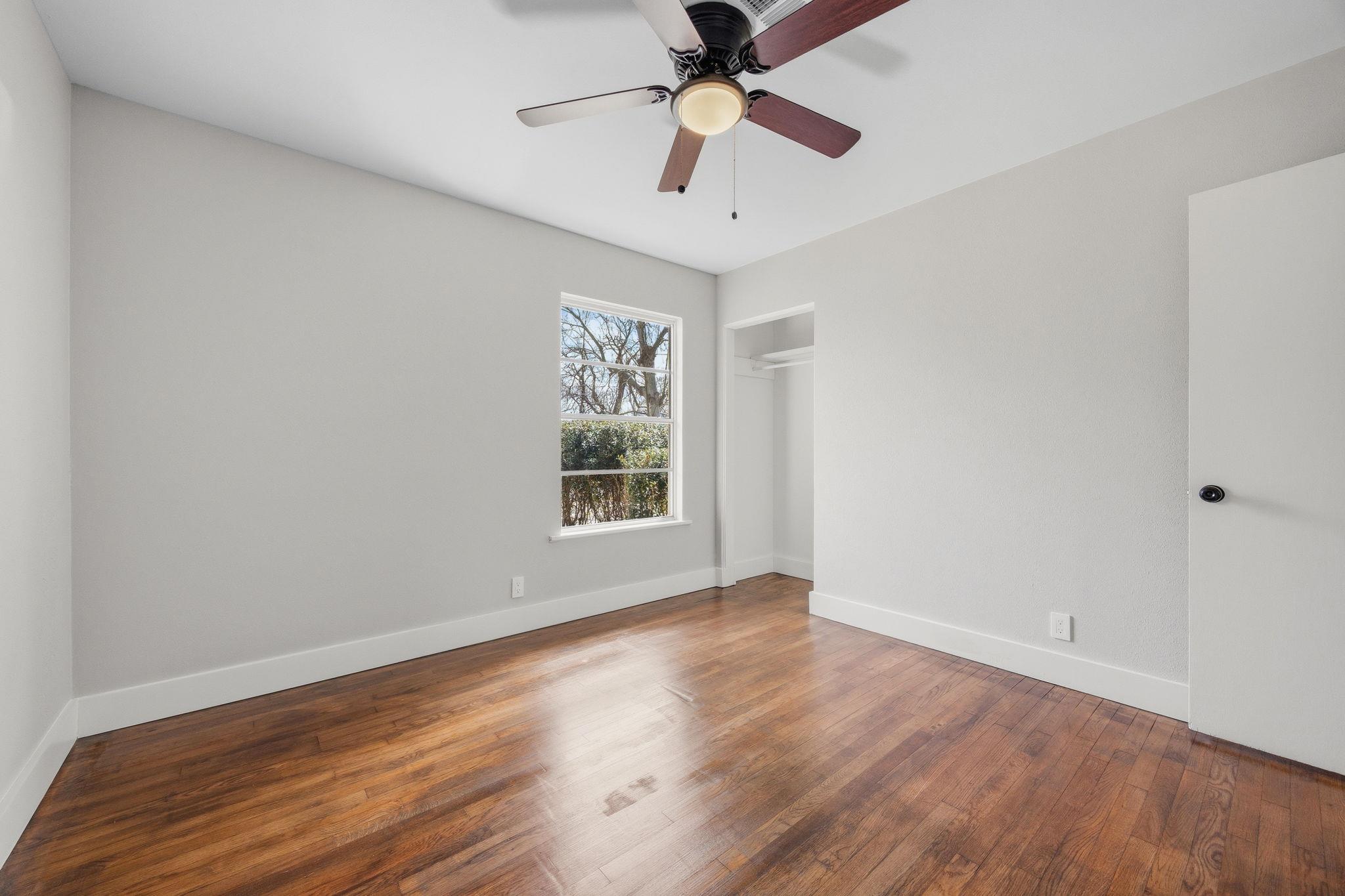 1402 Kent Street Taylor TX 76574